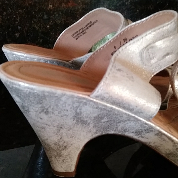 Born Crown Metallic Leather Heeled Sandal 8M/W Beige Cream Metallic - Picture 12 of 16